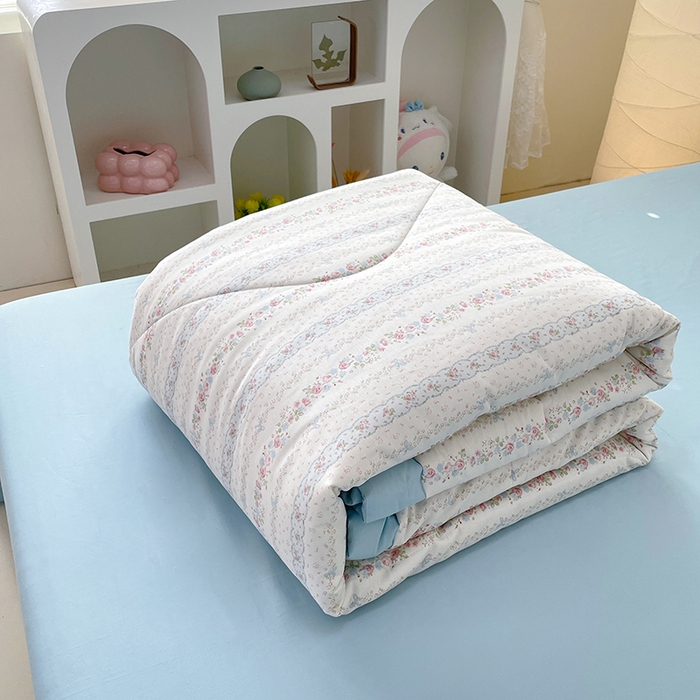 91家纺网 家纺一手货源 找家纺 丫丫2025新款里外全棉棉花夏被风格2 水苏花条纹