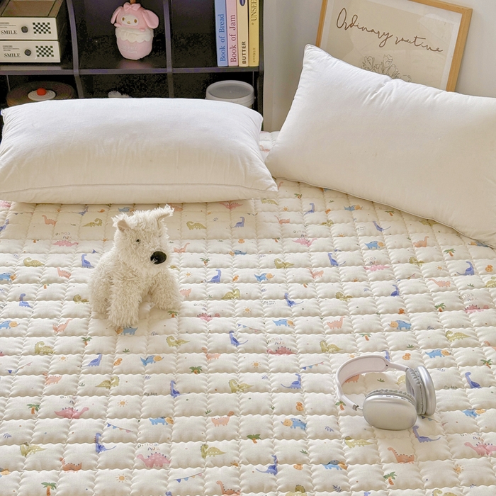 91家纺网 家纺一手货源 找家纺 澳萝拉 2025新款纯棉双层纱印花软床垫床褥 恐龙奇趣