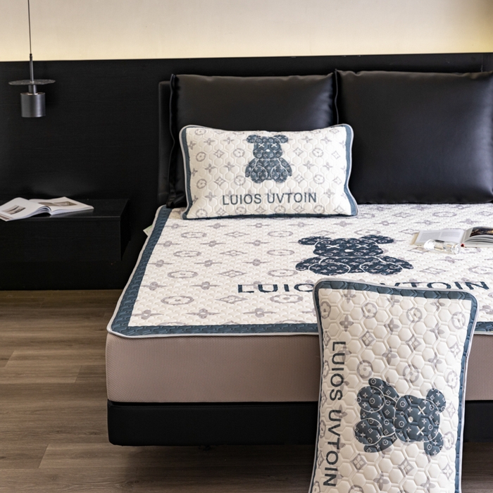 91家纺网 家纺一手货源 找家纺 摩卡（乐趣） 2025新款春夏新款夏凉被 冰激凌大豆夏被 熊仔白