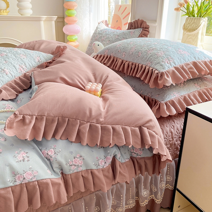 91家纺网 家纺一手货源 找家纺 提花大世界 2025直播热款A类针织棉双层纱夹棉床盖床裙花边单件三件四件套 花香丽影