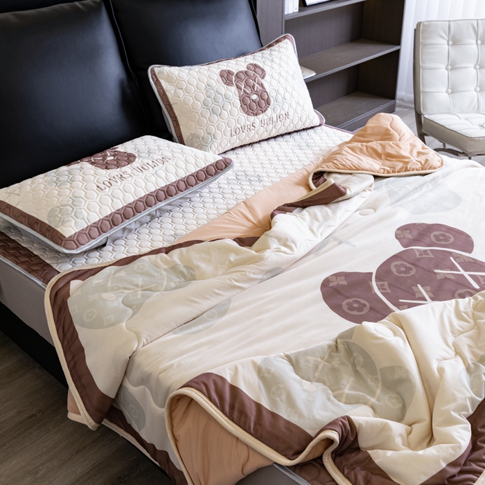 91家纺网 家纺一手货源 找家纺 摩卡（乐趣） 2025新款春夏新款夏凉被 冰激凌大豆夏被 熊头咖