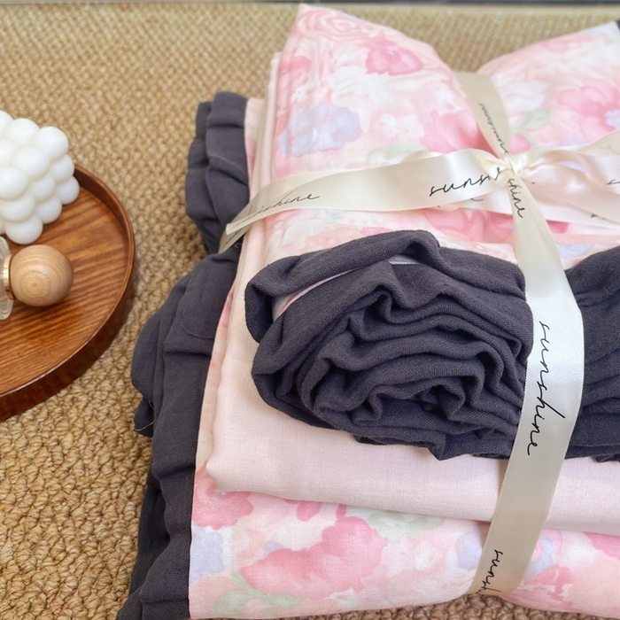 91家纺网 家纺一手货源 找家纺 荣轩 2024新款全棉印花双层纱四件套 皱皱纱花边款 颜花朝