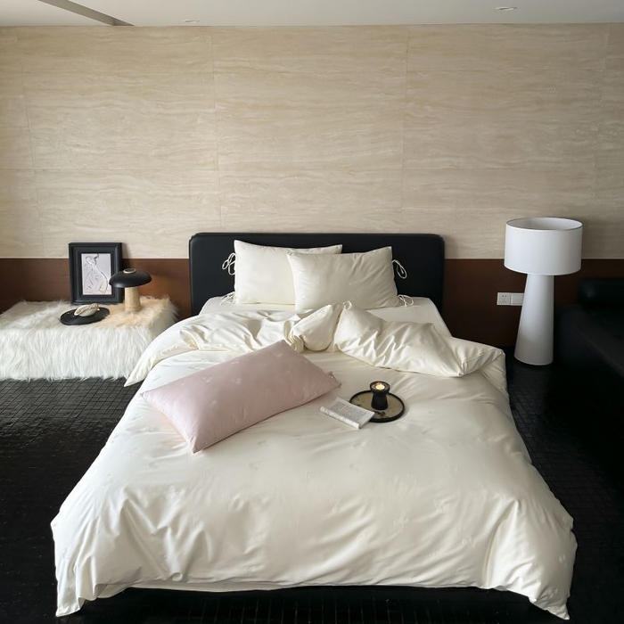 91家纺网 家纺一手货源 找家纺 （总）鹿班家居 2025春夏款100S长绒棉精美提花系列-奶油樱桃-场景二 【标准会员-20元】