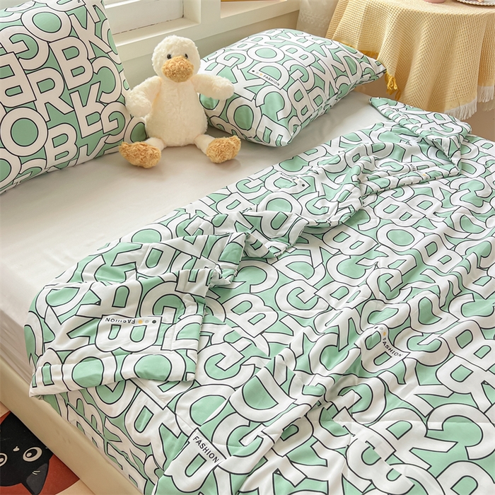 91家纺网 家纺一手货源 找家纺 天瑜 2024新款棉绸苏香绸舒香绸夏被人造棉夏凉被 字母绿