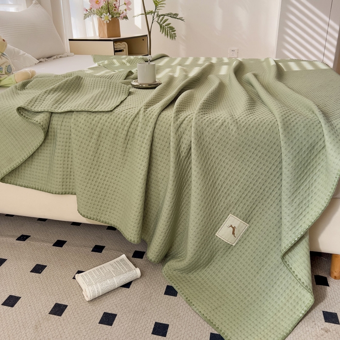 91家纺网 家纺一手货源 找家纺 十九色 2025新款全尺寸三角针盖毯夏被华夫格双面冷感夏被毯 抹茶绿