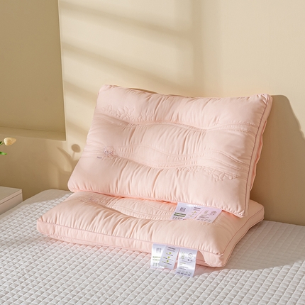 91家纺网 家纺一手货源 找家纺 萌番宝 2025新款丝享护颈枕五星级酒店枕护颈睡眠单人家用 粉色