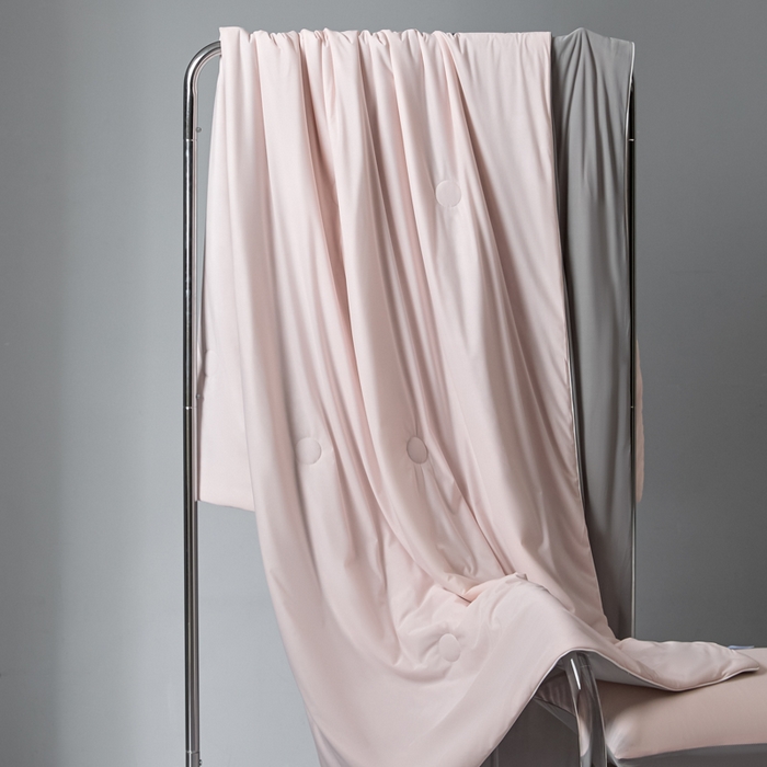 91家纺网 家纺一手货源 找家纺 （总）梦恬佳 2025新款高克重140g凉感丝冰丝仿锦氨夏凉被被子被芯