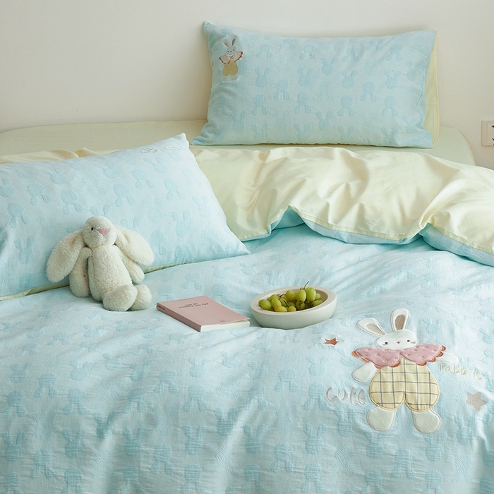 91家纺网 家纺一手货源 找家纺 怡家居 2025新款色织大提花贴布绣四件套 可爱兔-蓝