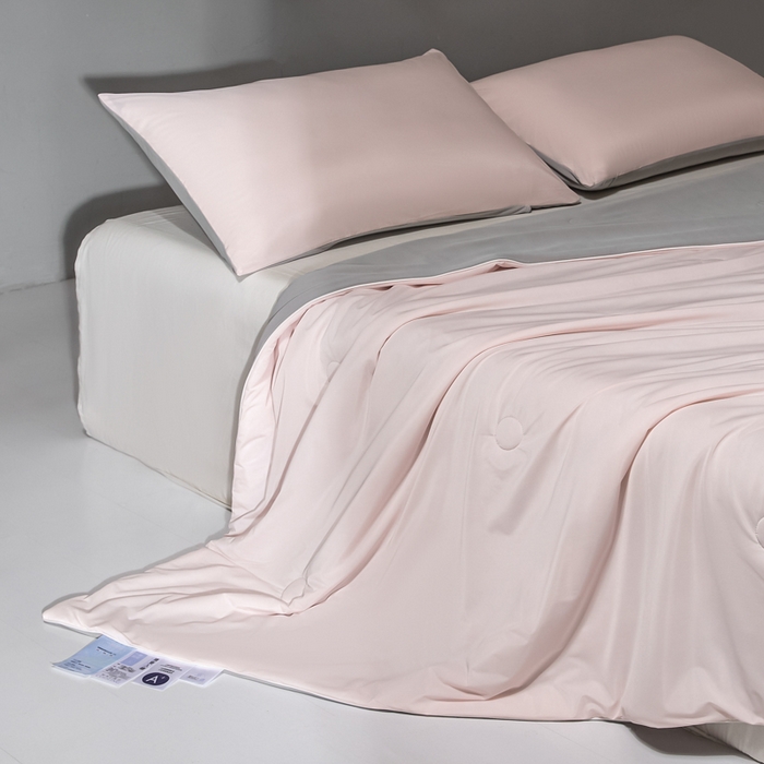 91家纺网 家纺一手货源 找家纺 梦恬佳 2025新款高克重140g凉感丝冰丝仿锦氨夏凉被被子被芯 旷野-粉拼灰