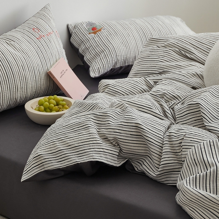 91家纺网 家纺一手货源 找家纺 怡家居 2025新款色织大提花贴布绣四件套 呆萌熊-黑