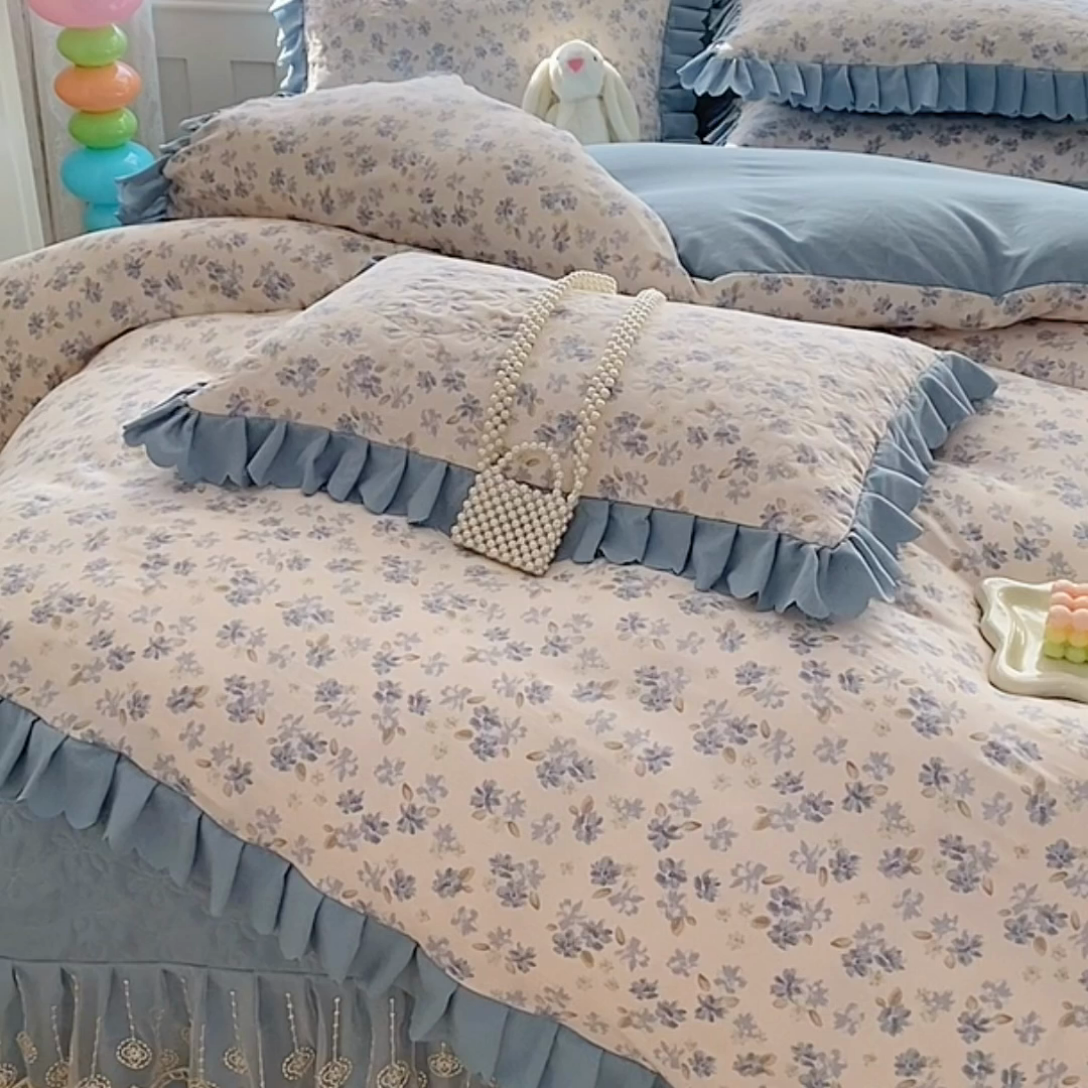 91家纺网 家纺一手货源 找家纺 提花大世界 2025直播热款A类针织棉双层纱夹棉床盖床裙花边单件三件四件套 畅游花海