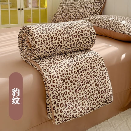 91家纺网 家纺一手货源 找家纺 （总）弗苓家纺 2025 A类有氧针织双层纱夏被四件套直播爆款