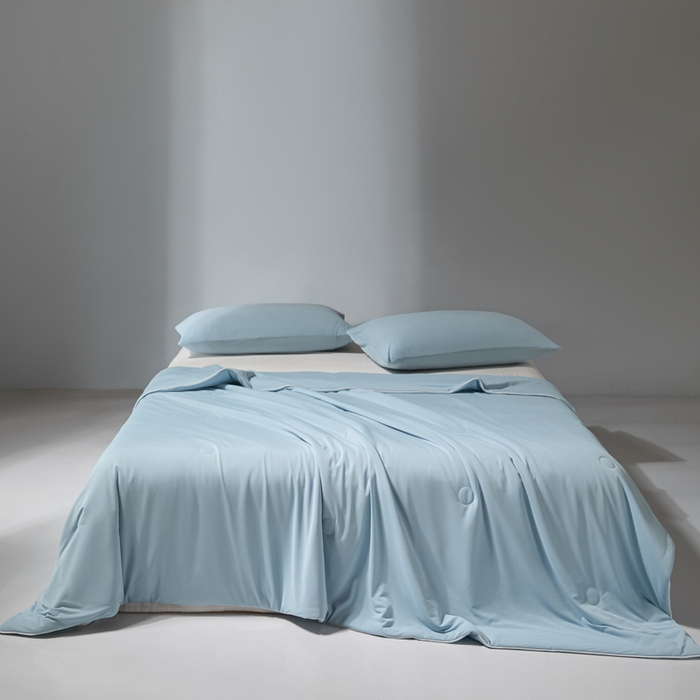 91家纺网 家纺一手货源 找家纺 梦恬佳 2025新款高克重140g凉感丝冰丝仿锦氨夏凉被被子被芯 旷野-星空蓝