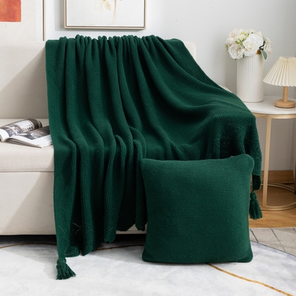 肖恩毯业 2025新款鹿毛绒针织毯纯色素色螺纹镂空苏头北欧毛毯复古沙发毯休闲毯子 墨绿色