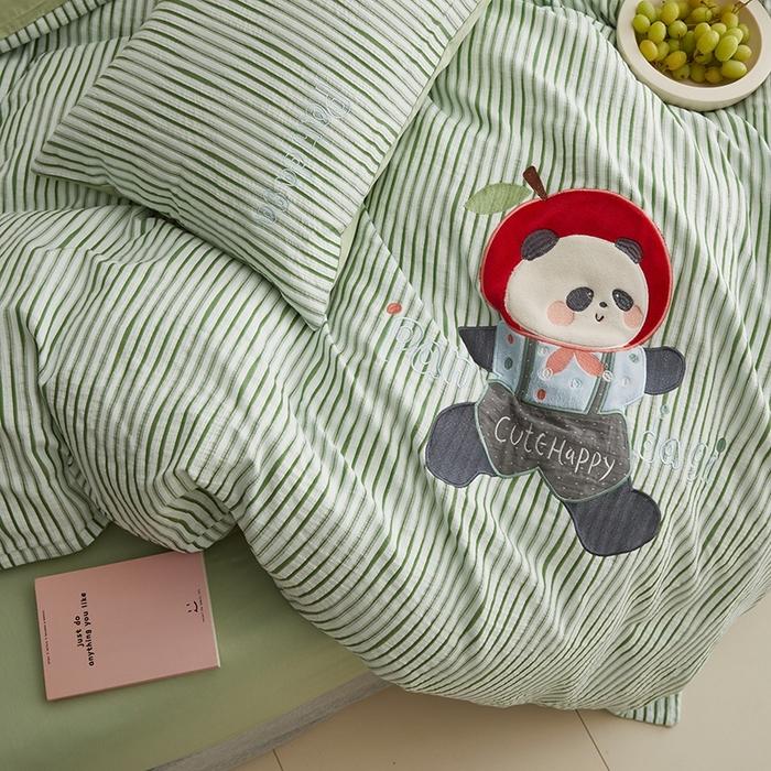 91家纺网 家纺一手货源 找家纺 怡家居 2025新款色织大提花贴布绣四件套 酷酷熊猫