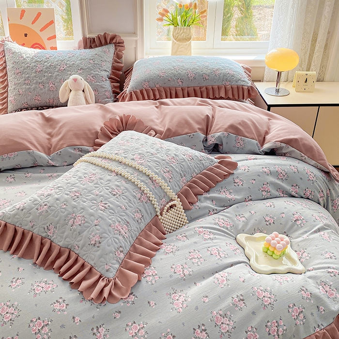 91家纺网 家纺一手货源 找家纺 提花大世界 2025直播热款A类针织棉双层纱夹棉床盖床裙花边单件三件四件套 花香丽影