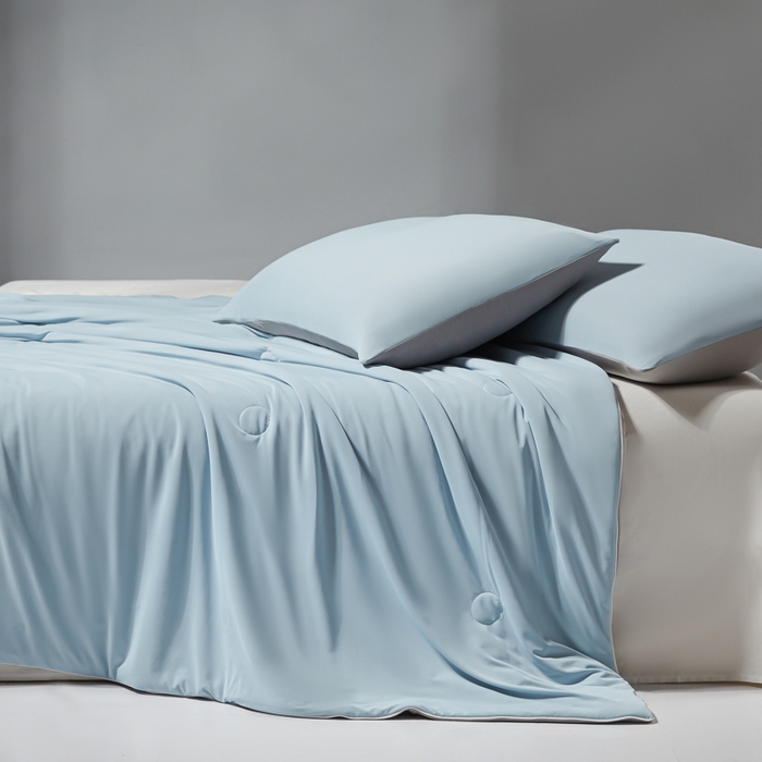 91家纺网 家纺一手货源 找家纺 梦恬佳 2025新款高克重140g凉感丝冰丝仿锦氨夏凉被被子被芯 旷野-蓝拼灰