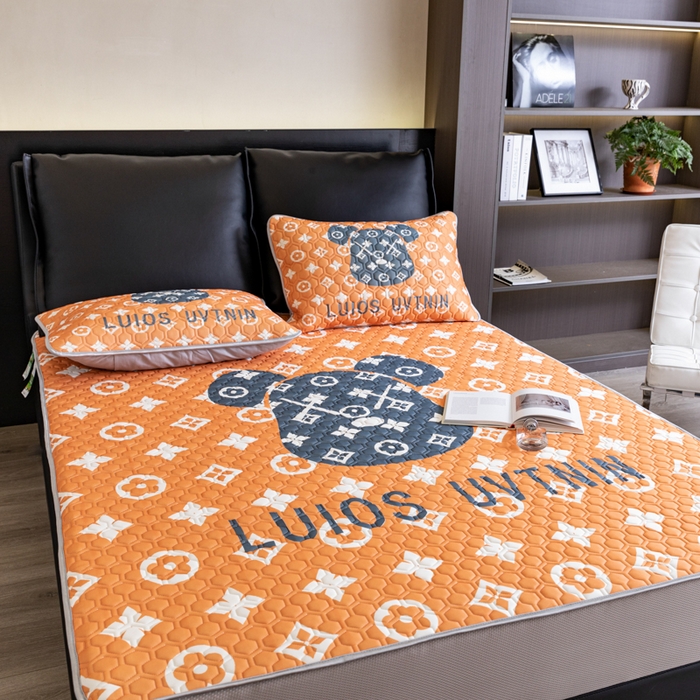 91家纺网 家纺一手货源 找家纺 摩卡（乐趣） 2025新品乳胶凉席 熊头橙