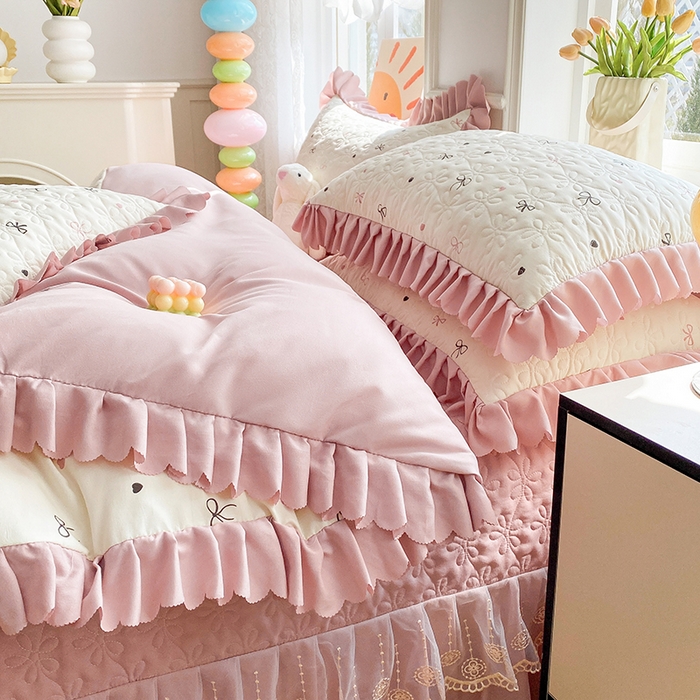 91家纺网 家纺一手货源 找家纺 提花大世界 2025直播热款A类针织棉双层纱夹棉床盖床裙花边单件三件四件套 爱心约会