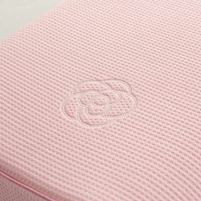 91家纺网 家纺一手货源 找家纺 萌番宝 2025山茶花冰丝凉感凉感丝乳胶枕夏季冰凉感 山茶花粉色