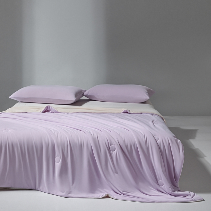 91家纺网 家纺一手货源 找家纺 梦恬佳 2025新款高克重140g凉感丝冰丝仿锦氨夏凉被被子被芯 旷野-星空紫