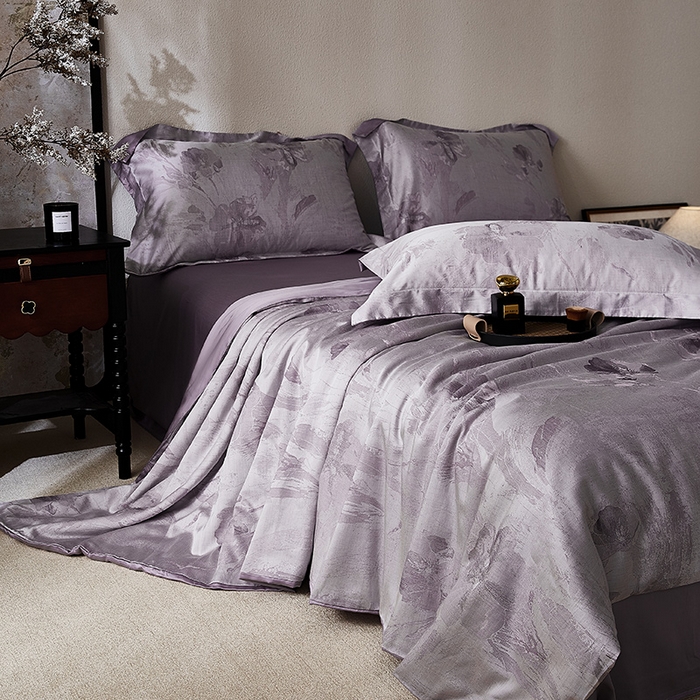 91家纺网 家纺一手货源 找家纺 鸣升家纺 2025新款兰精天丝棉大提花100%蚕丝被 夏被 空调被（包检测） 暮云-紫