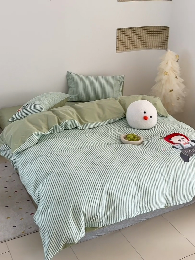 91家纺网 家纺一手货源 找家纺 怡家居 2025新款色织大提花贴布绣四件套 酷酷熊猫