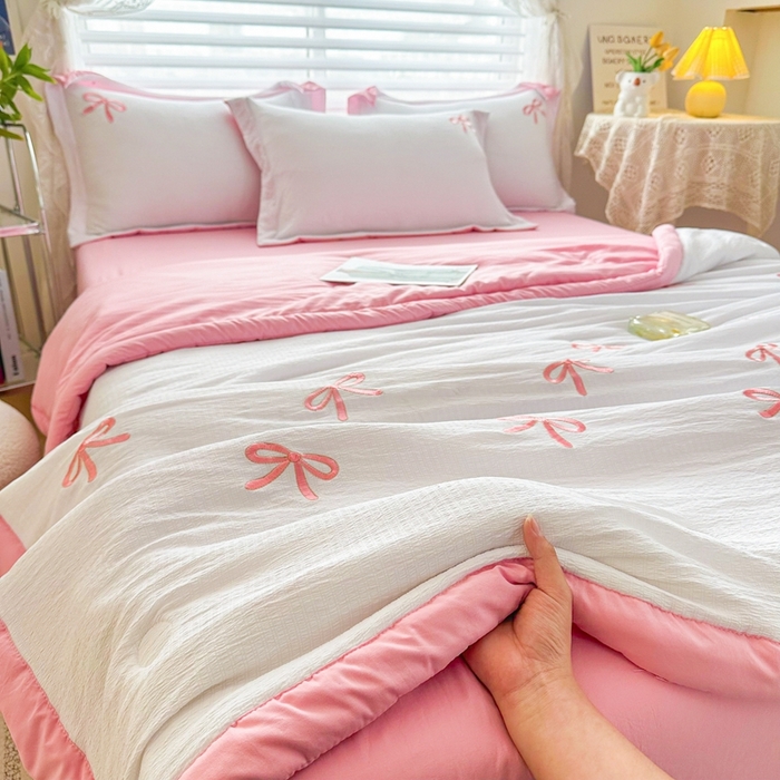 91家纺网 家纺一手货源 找家纺 芙绣家纺 2025新款蝴蝶结绣花香云纱夏被夏凉被空调被 蝴蝶结一樱花粉