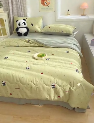 91家纺网 家纺一手货源 找家纺 弗苓家纺 2025 A类有氧针织双层纱夏被四件套直播爆款 熊猫胖胖-绿