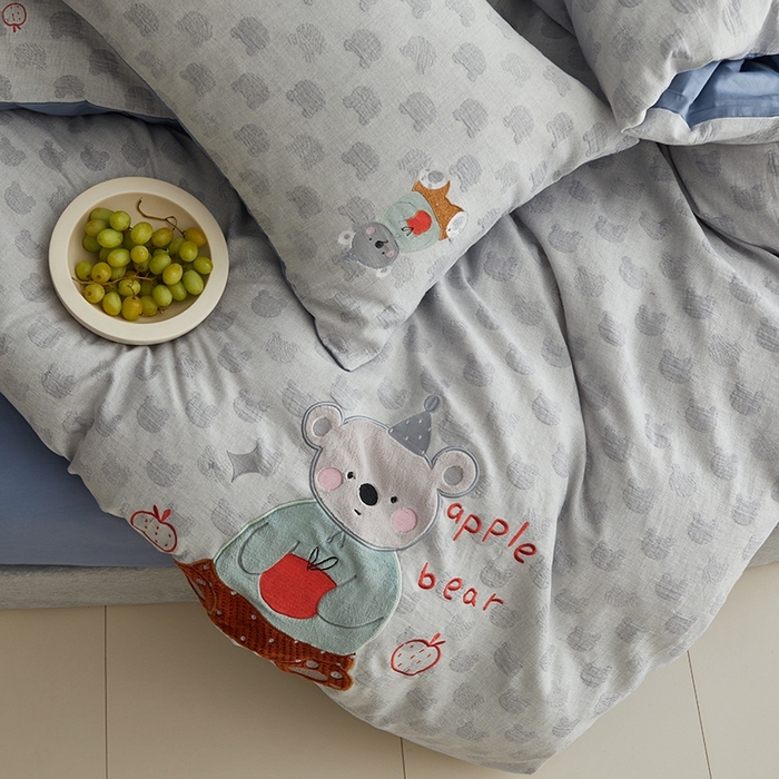 91家纺网 家纺一手货源 找家纺 怡家居 2025新款色织大提花贴布绣四件套 呆萌熊-蓝