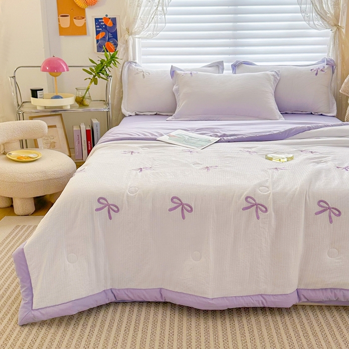 91家纺网 家纺一手货源 找家纺 芙绣家纺 2025新款蝴蝶结绣花香云纱夏被夏凉被空调被 蝴蝶结一新紫