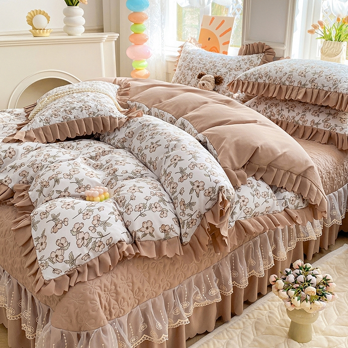 91家纺网 家纺一手货源 找家纺 提花大世界 2025直播热款A类针织棉双层纱夹棉床盖床裙花边单件三件四件套 波西花园