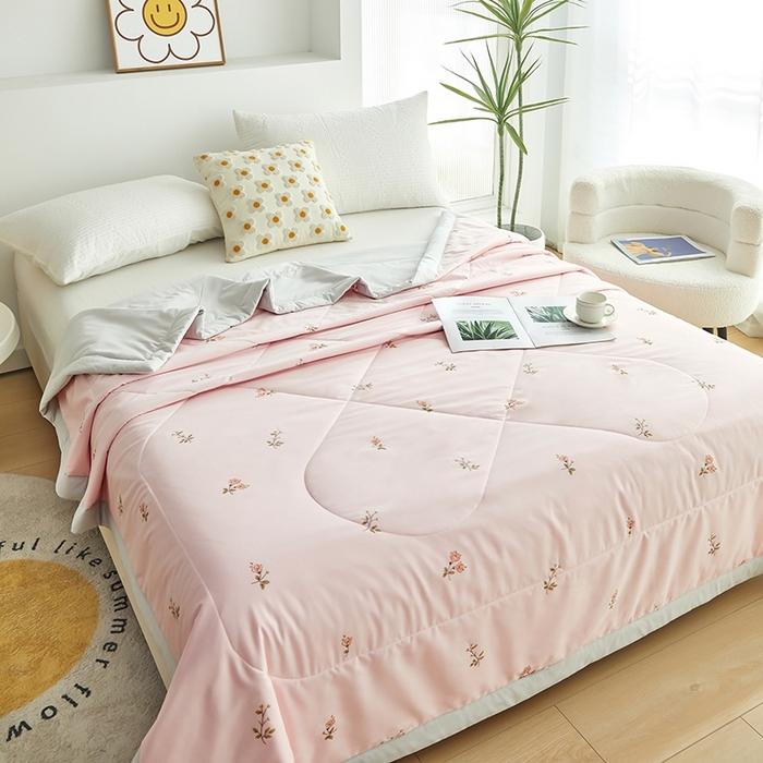 91家纺网 家纺一手货源 找家纺 （总）欧朵家纺 2025新款A类奶小棉立体印花夏被