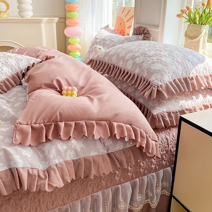 91家纺网 家纺一手货源 找家纺 提花大世界 2025直播热款A类针织棉双层纱夹棉床盖床裙花边单件三件四件套 花之恋