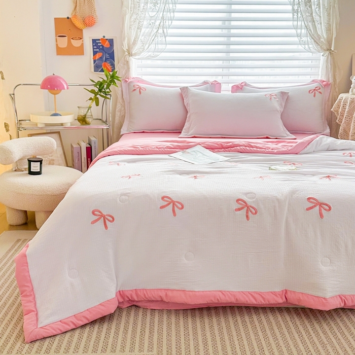 91家纺网 家纺一手货源 找家纺 芙绣家纺 2025新款蝴蝶结绣花香云纱夏被夏凉被空调被 蝴蝶结一樱花粉