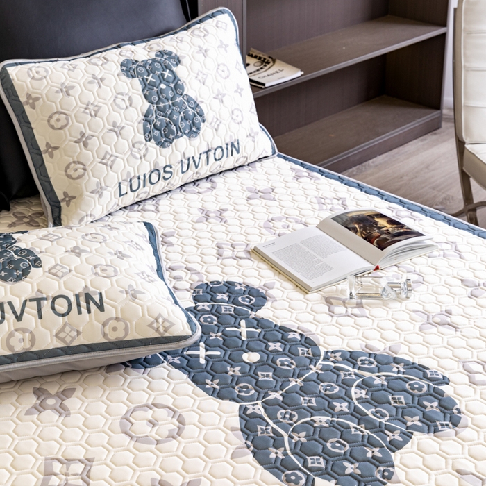 91家纺网 家纺一手货源 找家纺 摩卡（乐趣） 2025新款春夏新款夏凉被 冰激凌大豆夏被 熊仔白