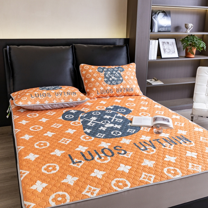 91家纺网 家纺一手货源 找家纺 摩卡（乐趣） 2025新款春夏新款夏凉被 冰激凌大豆夏被 熊头橙