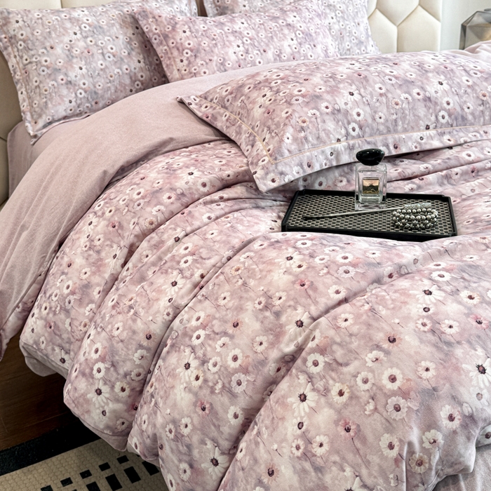 91家纺网 家纺一手货源 找家纺 2025年新款全棉长绒棉数码印花四件套思妍-紫