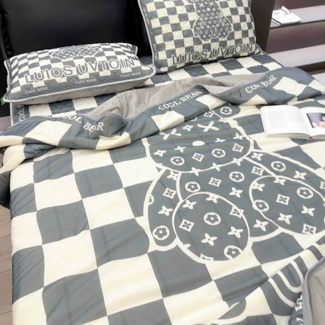 91家纺网 家纺一手货源 找家纺 摩卡（乐趣） 2025新品乳胶凉席 棋盘格公仔