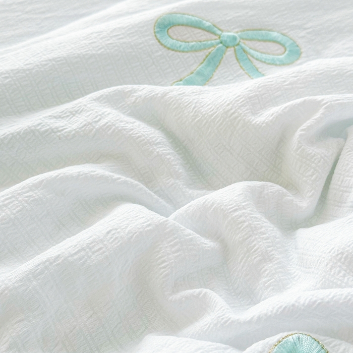 91家纺网 家纺一手货源 找家纺 芙绣家纺 2025新款蝴蝶结绣花香云纱夏被夏凉被空调被 蝴蝶结一浅绿