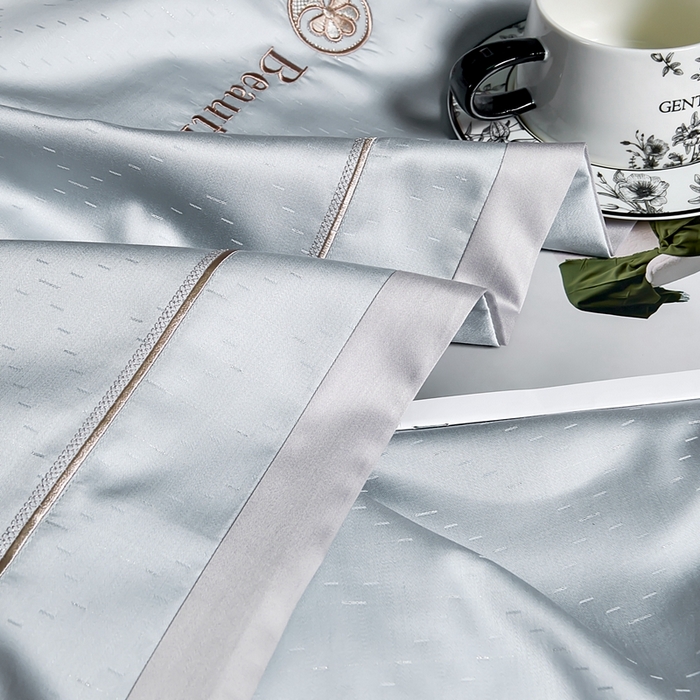 91家纺网 家纺一手货源 找家纺 U品汇 2025新款60支双股120s天丝棉提花莱赛尔纤维刺绣花四件套纯棉全棉凉感丝滑（罗宾） 罗宾-海湾蓝