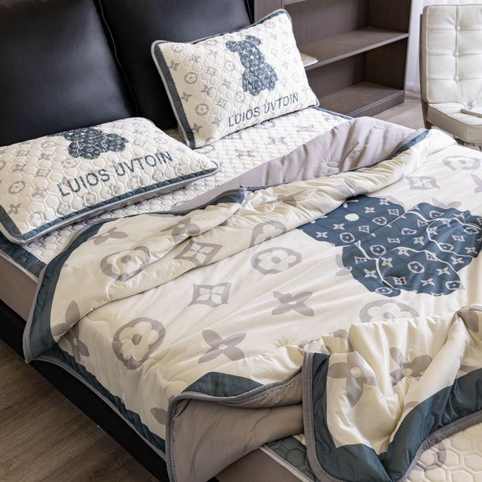 91家纺网 家纺一手货源 找家纺 摩卡（乐趣） 2025新款春夏新款夏凉被 冰激凌大豆夏被 熊仔白