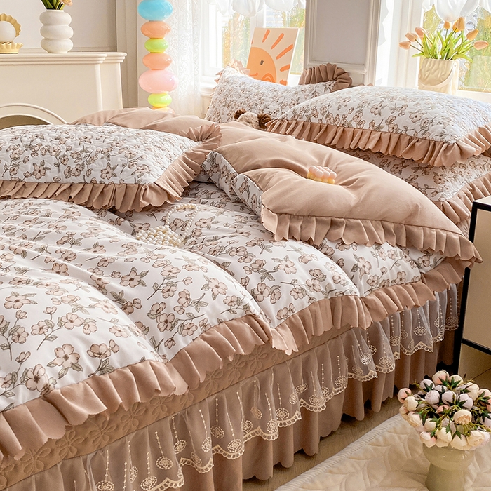 91家纺网 家纺一手货源 找家纺 提花大世界 2025直播热款A类针织棉双层纱夹棉床盖床裙花边单件三件四件套 波西花园