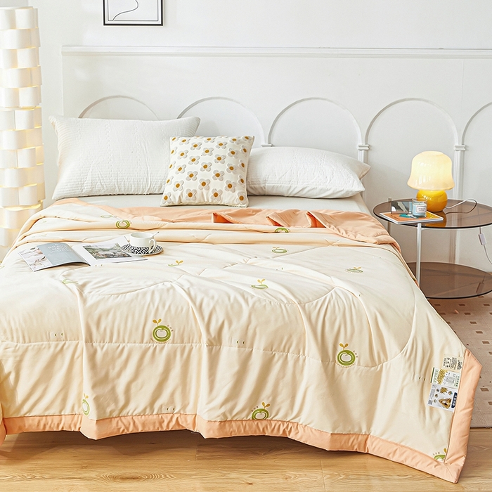 91家纺网 家纺一手货源 找家纺 欧朵家纺 2025新款A类奶小棉立体印花夏被 苹果派