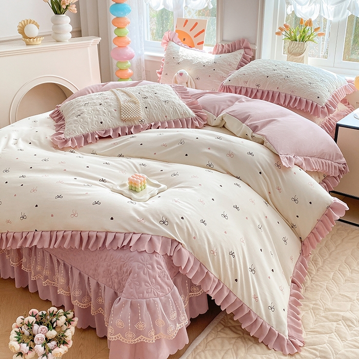 91家纺网 家纺一手货源 找家纺 提花大世界 2025直播热款A类针织棉双层纱夹棉床盖床裙花边单件三件四件套 爱心约会