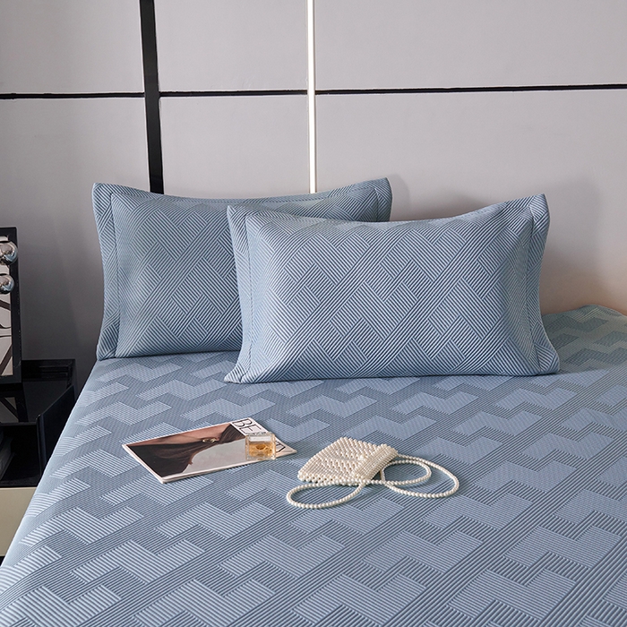 91家纺网 家纺一手货源 找家纺 青雅席业 2025新款7A抗菌母婴级纯乙纶PE刺绣凉感丝豆豆席床单款 斜条纹-蓝