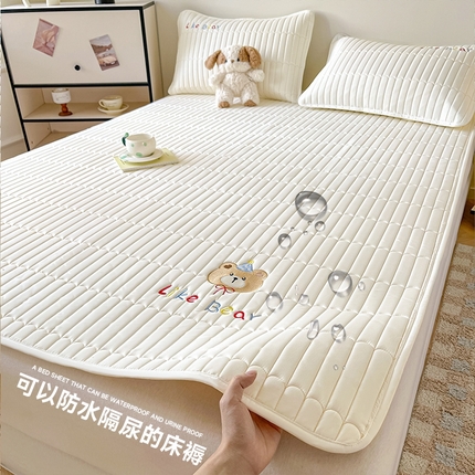 91家纺网 家纺一手货源 找家纺 （总）摩妮卡 2025新款防水夹棉刺绣床垫-美梦熊