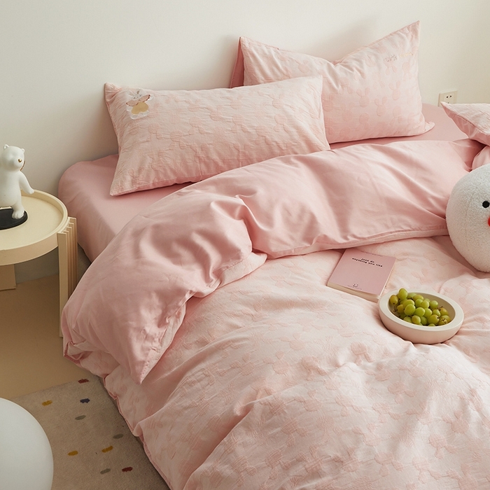 91家纺网 家纺一手货源 找家纺 怡家居 2025新款色织大提花贴布绣四件套 可爱兔-粉