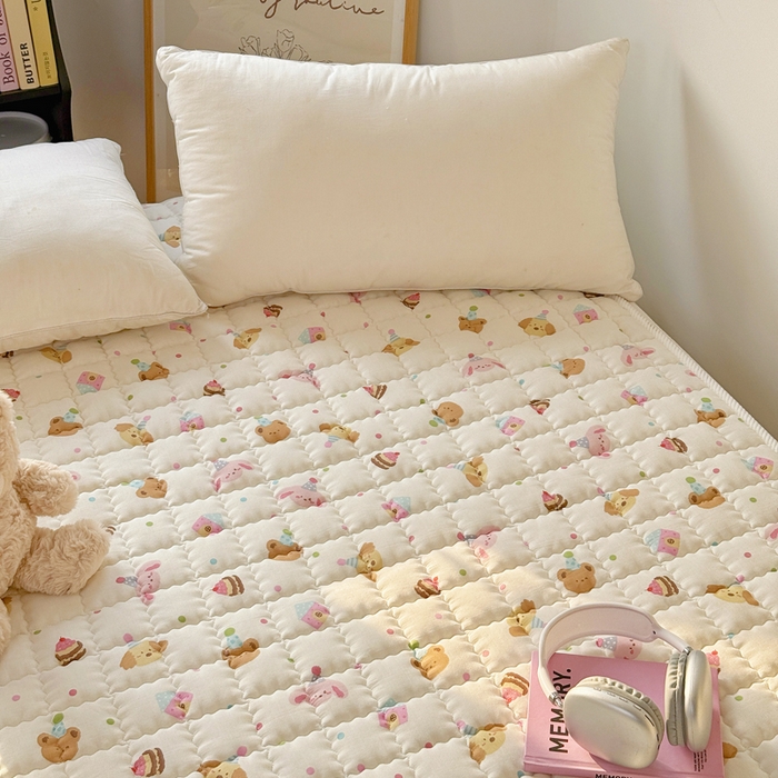 91家纺网 家纺一手货源 找家纺 澳萝拉 2025新款纯棉双层纱印花软床垫床褥 欢乐时光