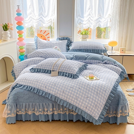 提花大世界 2025直播热款A类针织棉双层纱夹棉床盖床裙花边单件三件四件套 蓝色格调